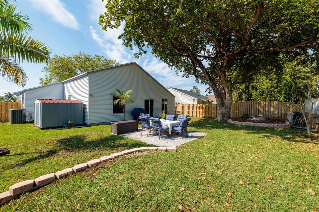 13401 SW 9th Place , Davie, FL 33325 Photo