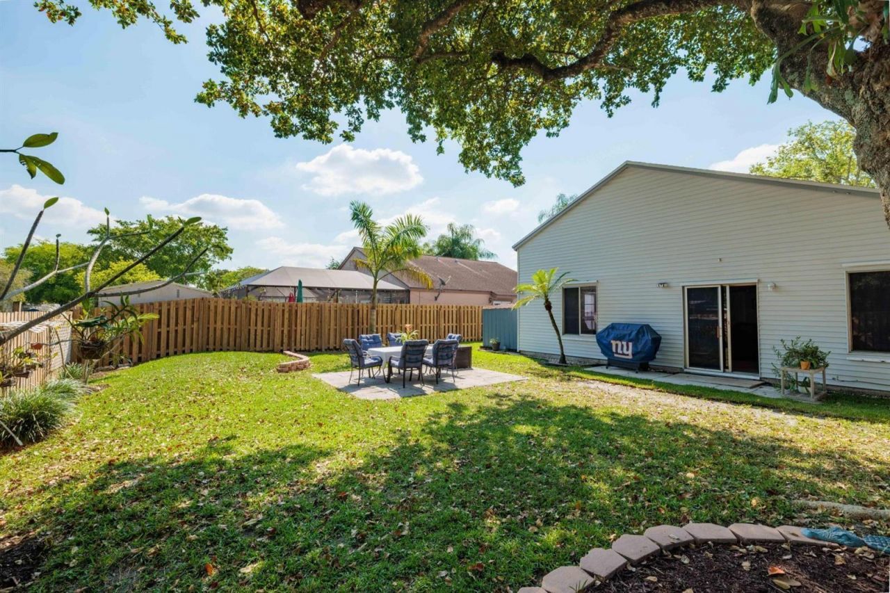 13401 SW 9th Place , Davie, FL 33325 Photo