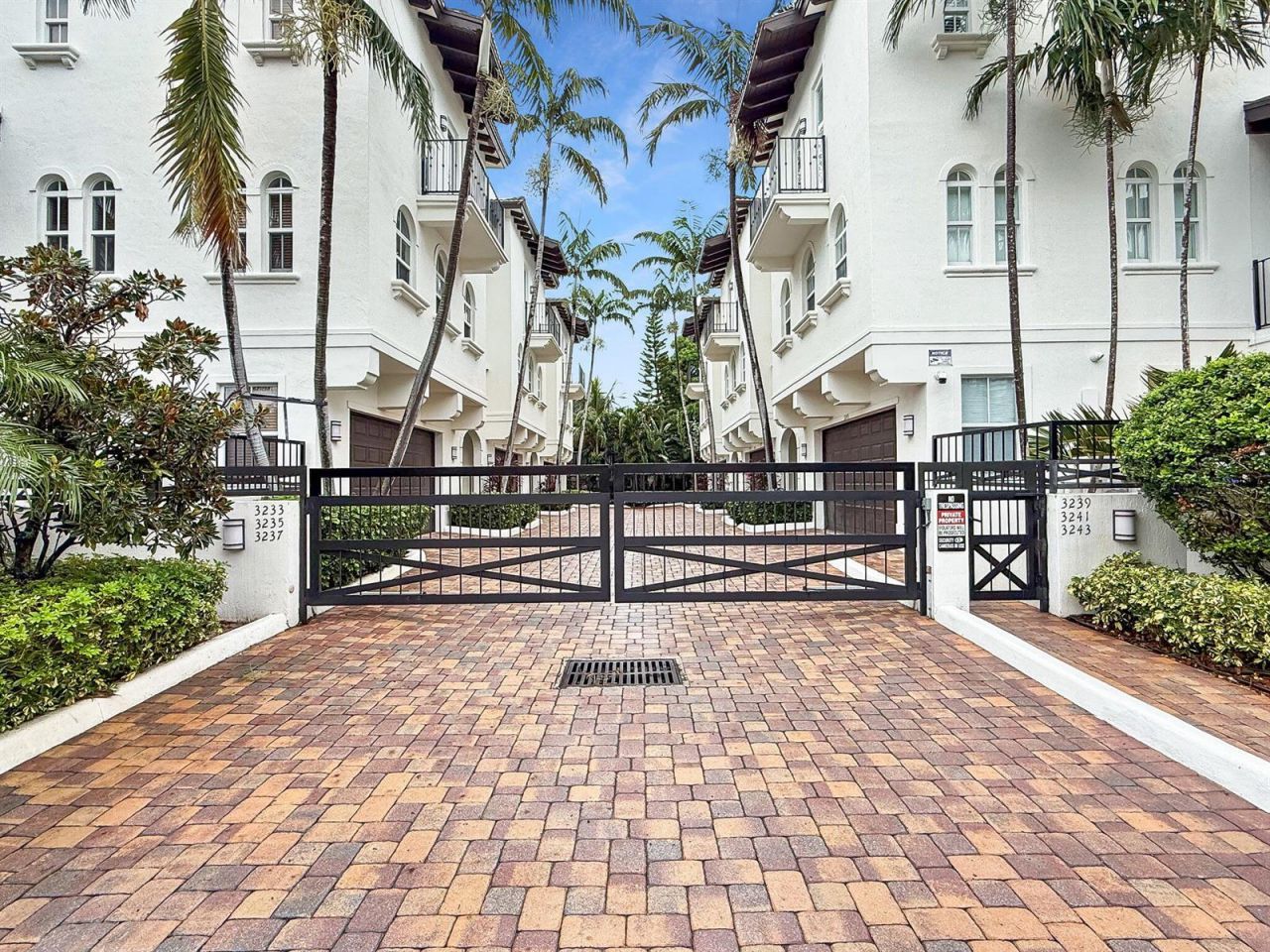 3235 NE 13th Street , Pompano Beach, FL 33062 Photo