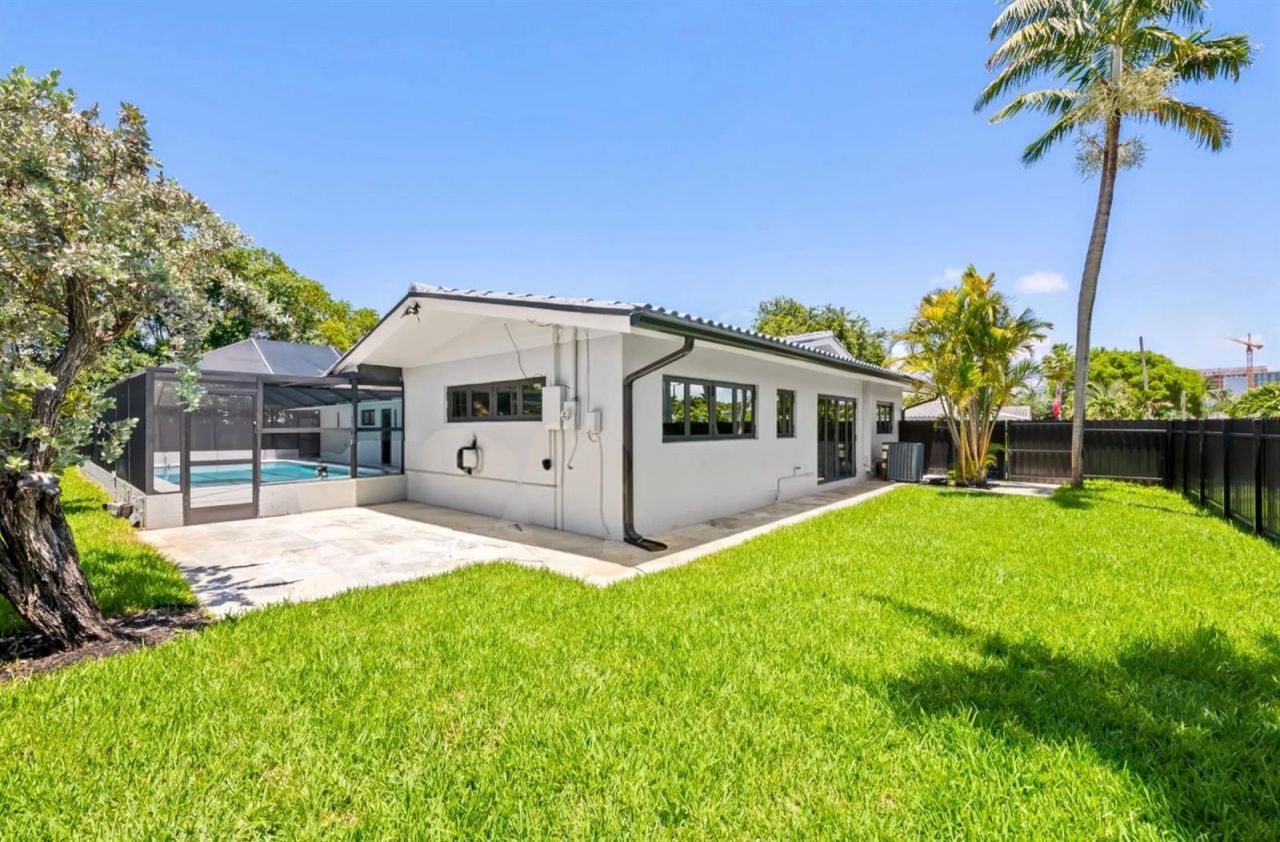 2811 NE 53rd Court , Lighthouse Point, FL 33064 Photo