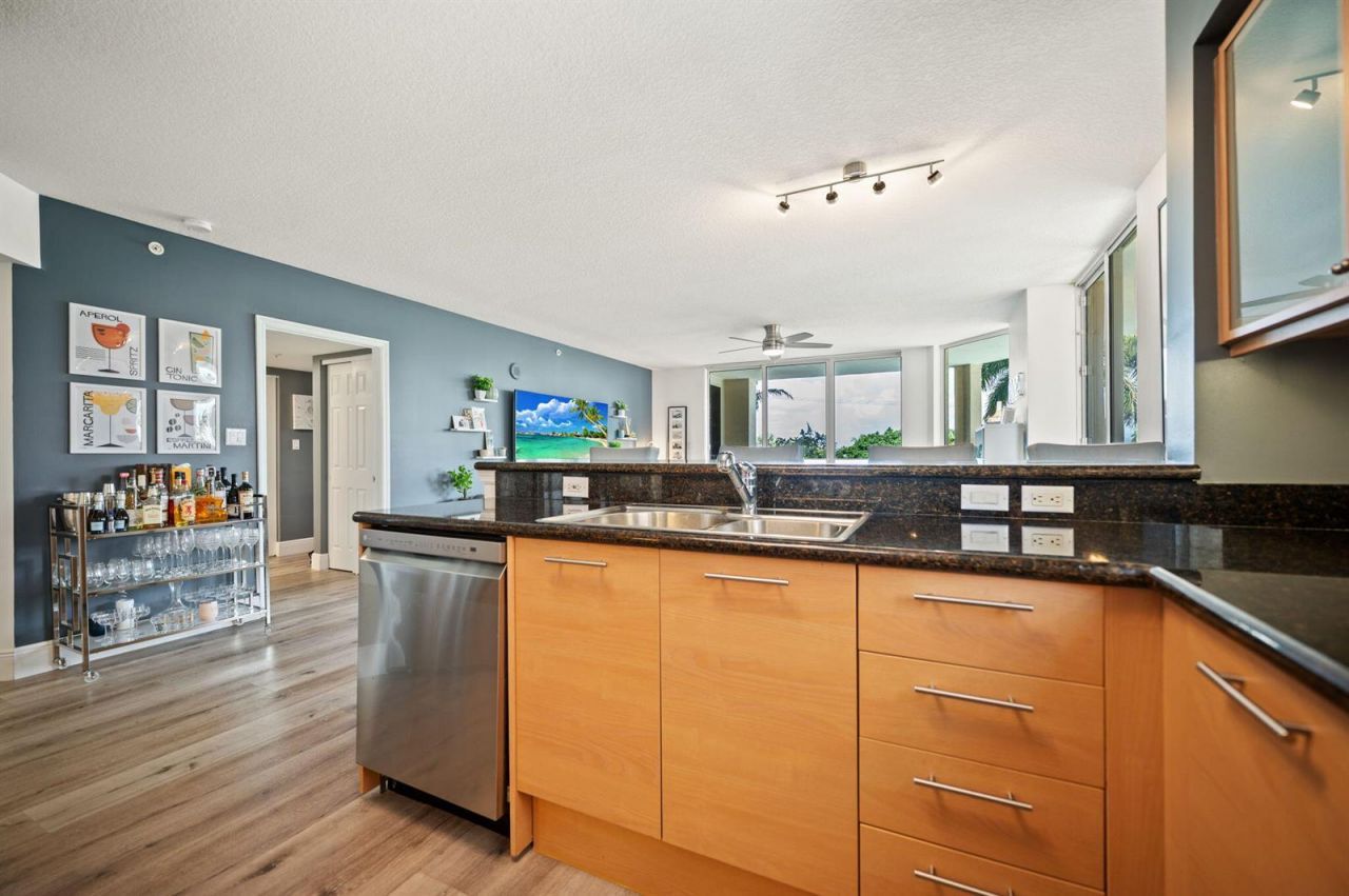 2001 N Ocean Boulevard , Unit 304, Fort Lauderdale, FL 33305 Photo