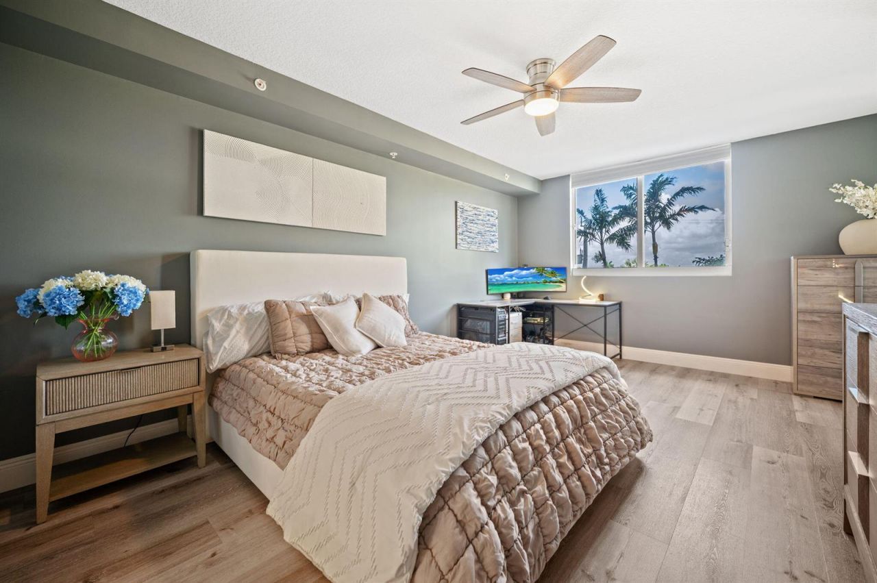 2001 N Ocean Boulevard , Unit 304, Fort Lauderdale, FL 33305 Photo