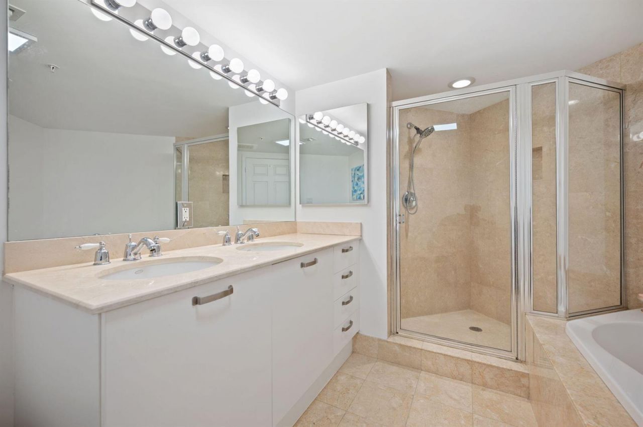 2001 N Ocean Boulevard , Unit 304, Fort Lauderdale, FL 33305 Photo