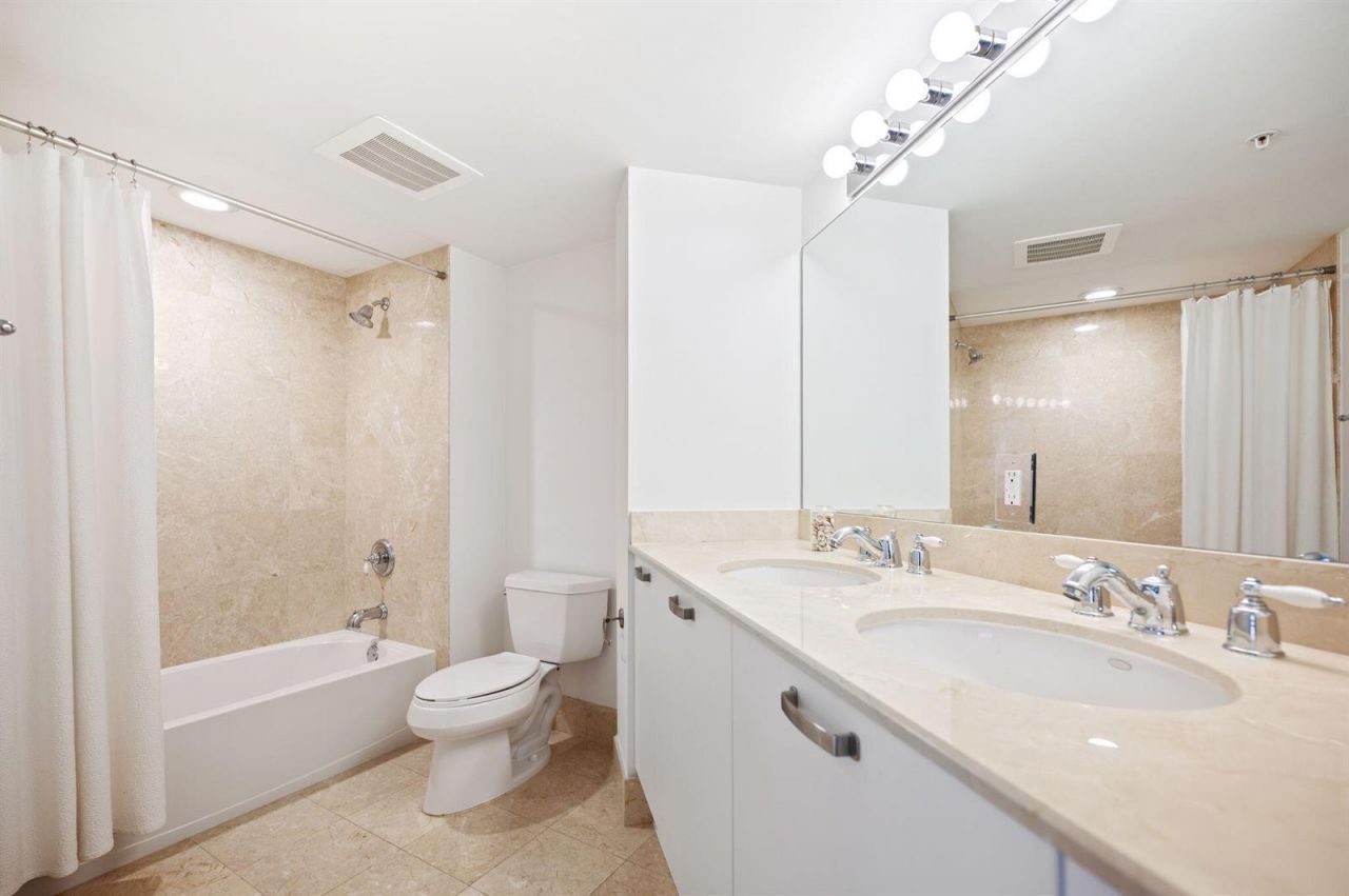 2001 N Ocean Boulevard , Unit 304, Fort Lauderdale, FL 33305 Photo