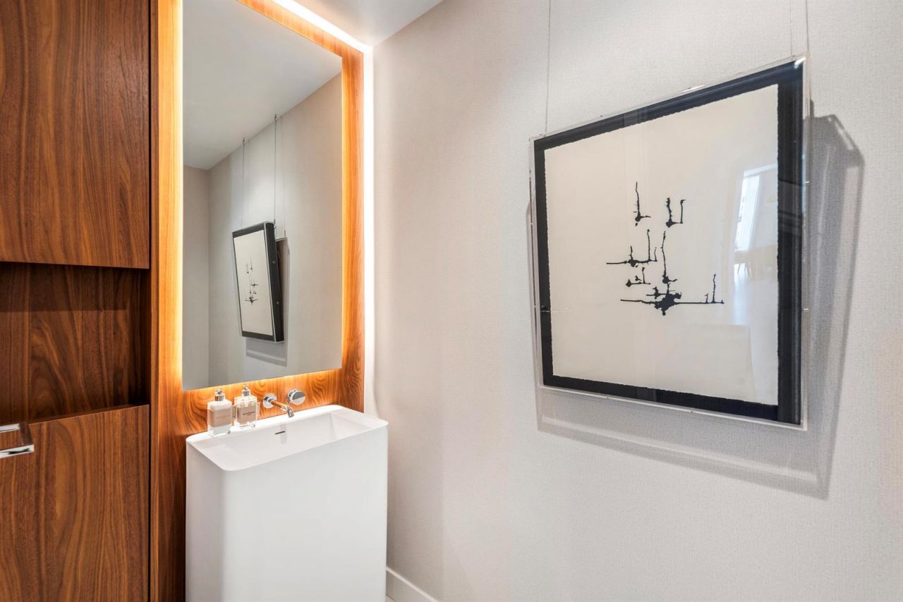 220 SE Mizner Boulevard , Unit 323, Boca Raton, FL 33432 Photo