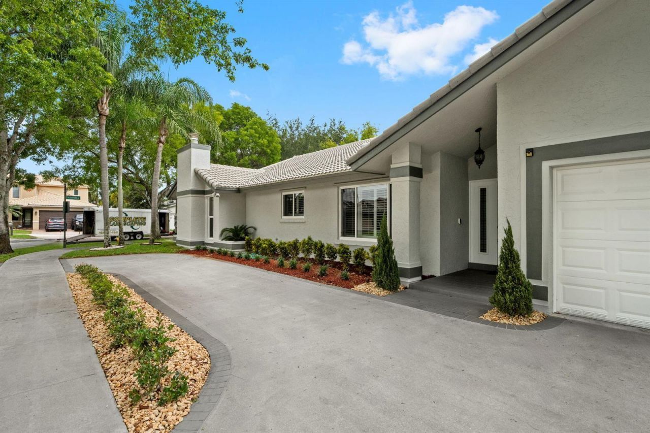 11595 S Quayside Drive , Cooper City, FL 33026 Photo