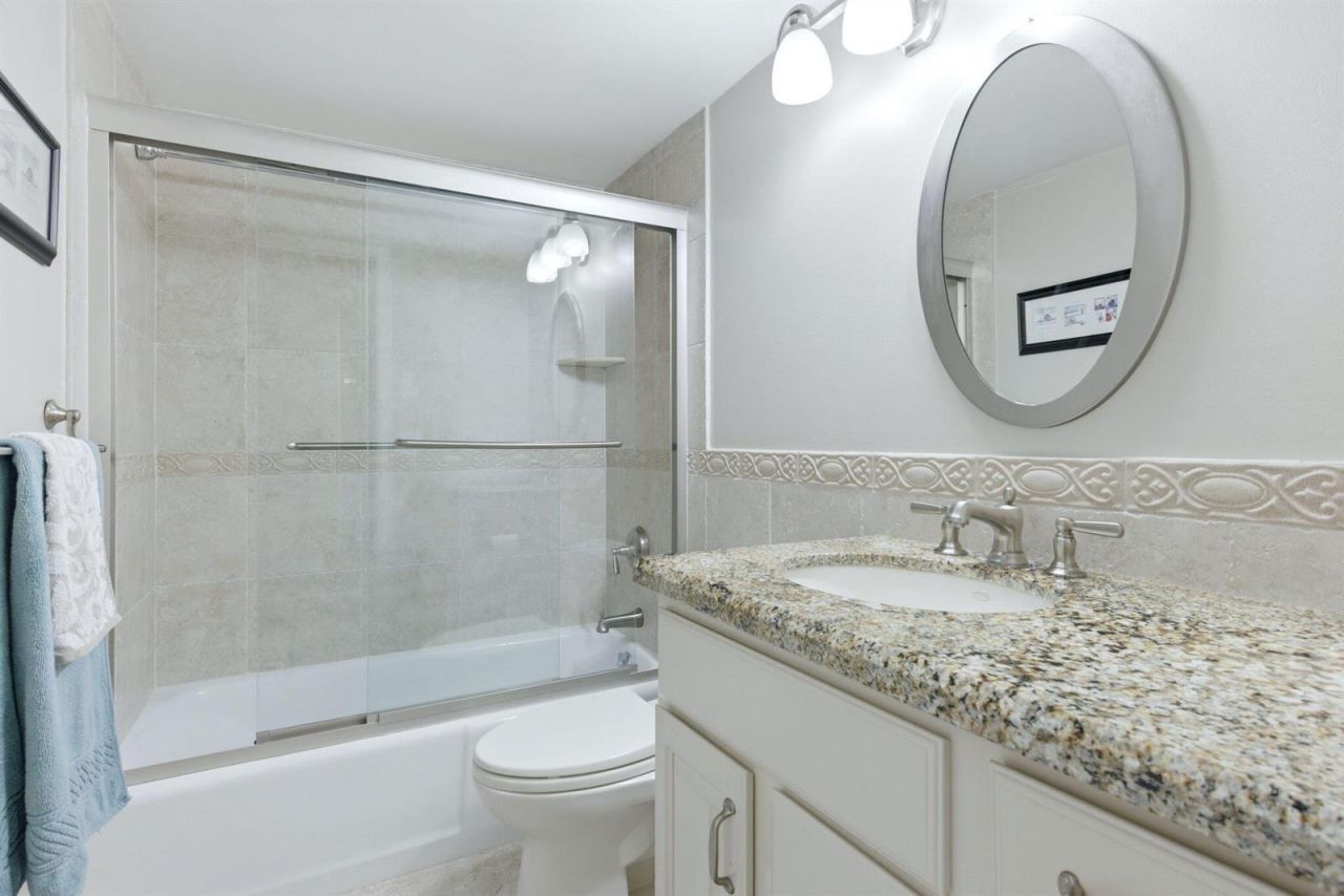 2880 NE 33rd Court , Unit 305, Fort Lauderdale, FL 33306 Photo