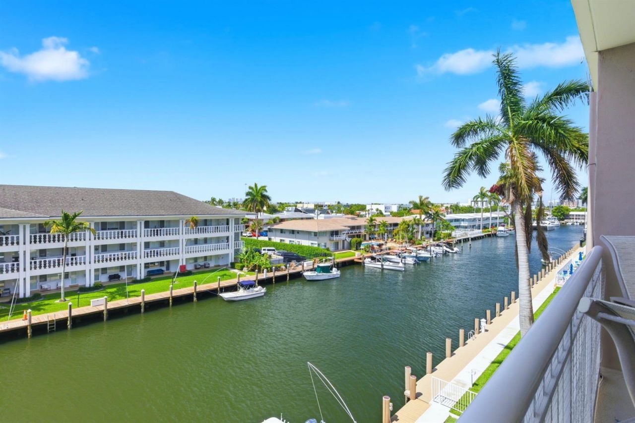 2880 NE 33rd Court , Unit 305, Fort Lauderdale, FL 33306 Photo