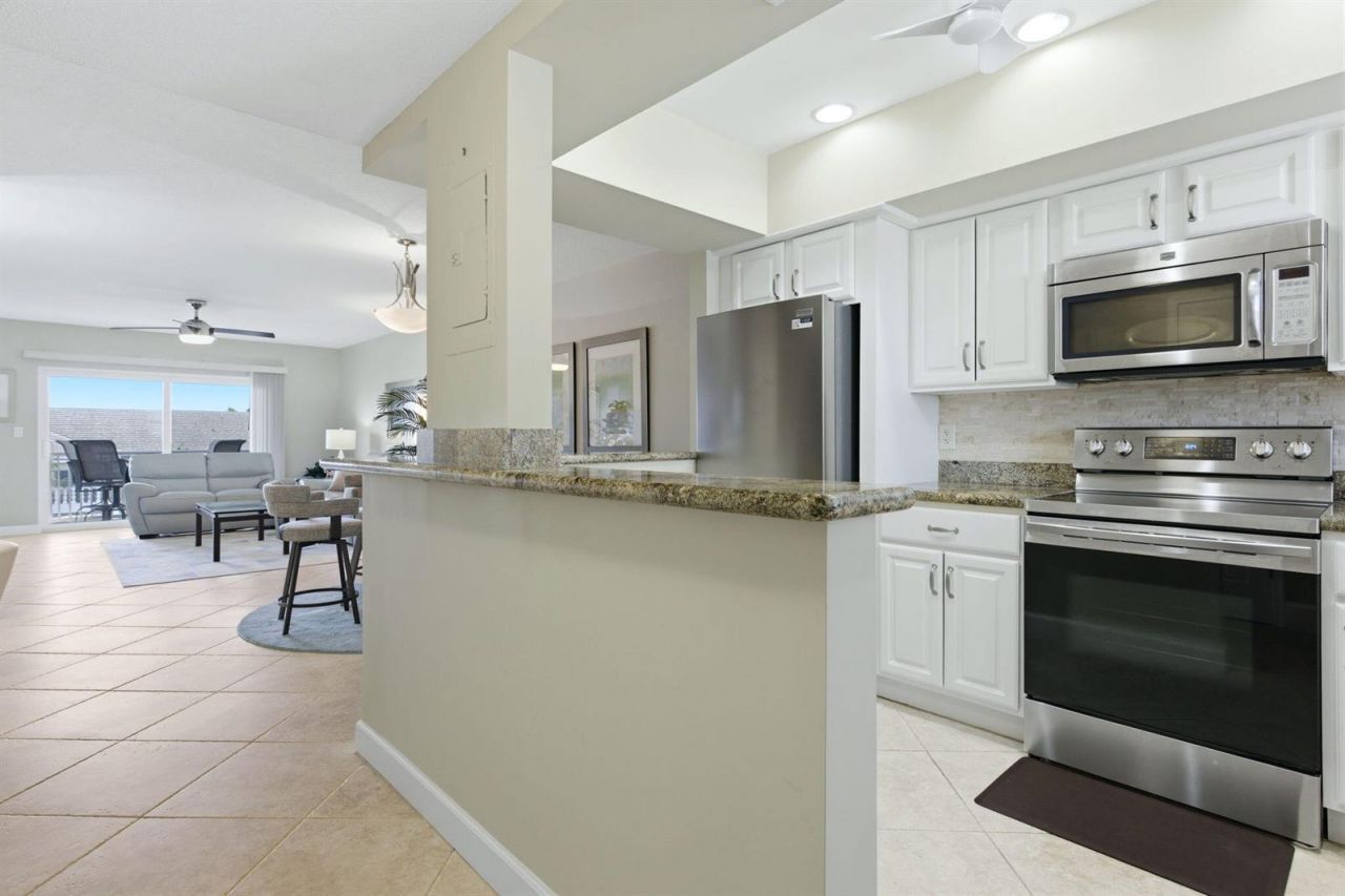 2880 NE 33rd Court , Unit 305, Fort Lauderdale, FL 33306 Photo