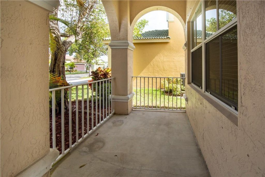 4015 Palm Place , Weston, FL 33331 Photo