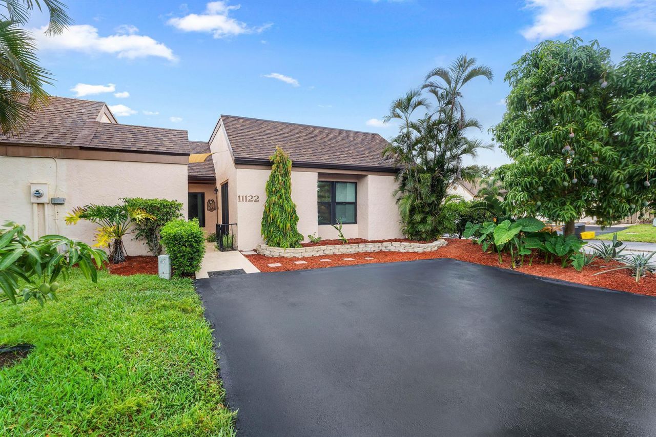 11122 Curry Drive , Palm Beach Gardens, FL 33418 Photo