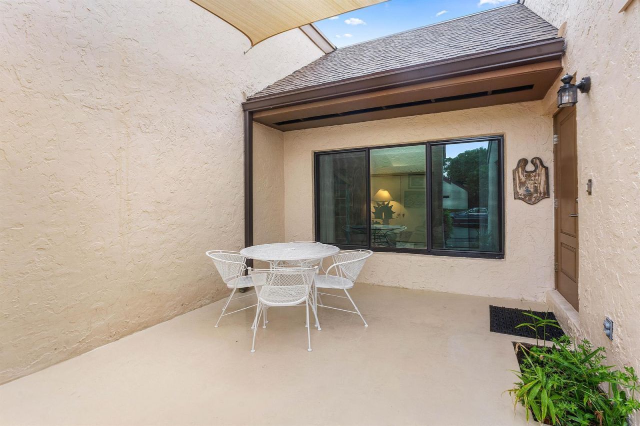11122 Curry Drive , Palm Beach Gardens, FL 33418 Photo