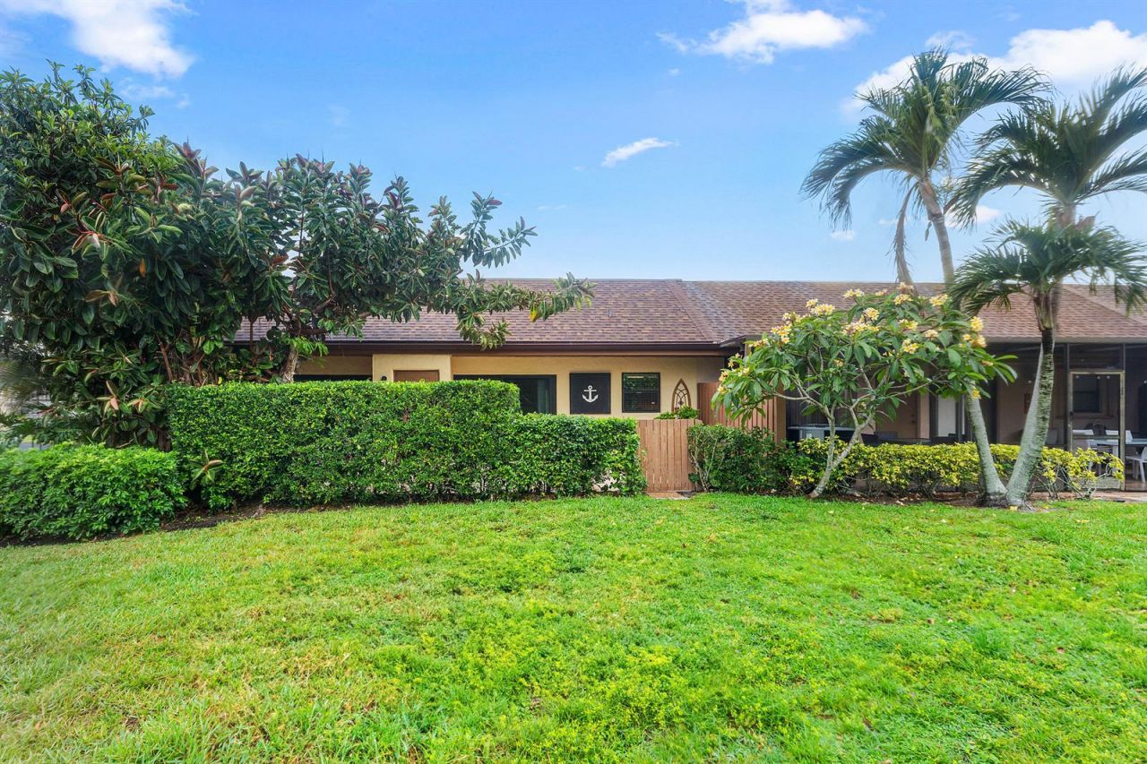 11122 Curry Drive , Palm Beach Gardens, FL 33418 Photo