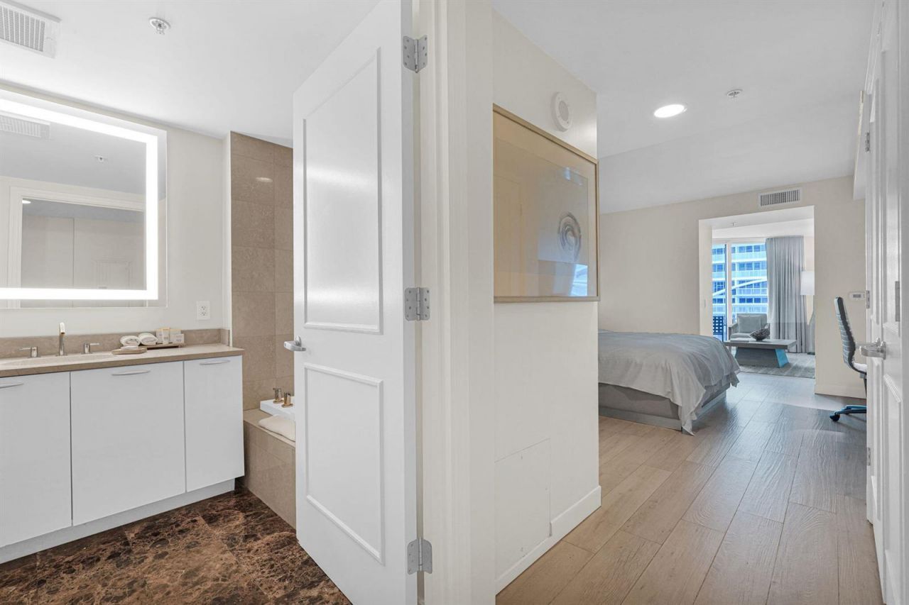 505 N Fort Lauderdale Beach Boulevard , Unit 1403, Fort Lauderdale, FL 33304 Photo