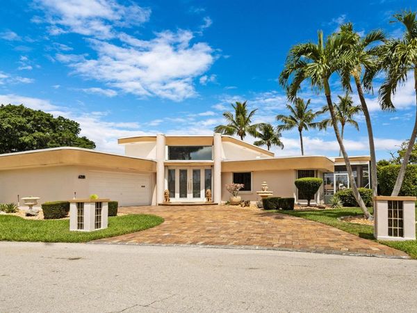 6201 Royal Poinciana Lane , Tamarac, FL 33319