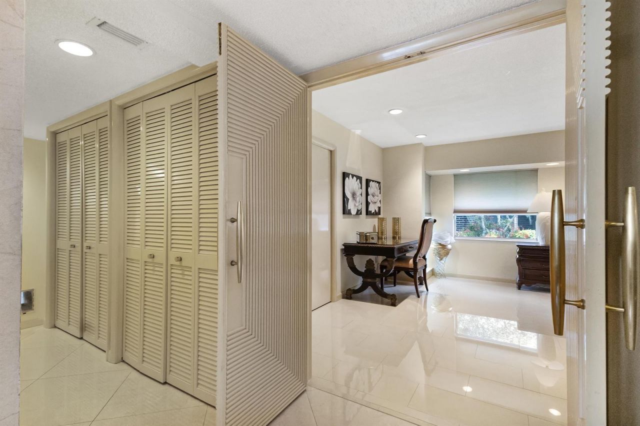 6201 Royal Poinciana Lane , Tamarac, FL 33319 Photo