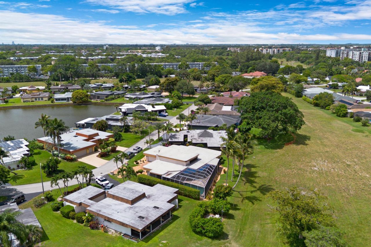 6201 Royal Poinciana Lane , Tamarac, FL 33319 Photo