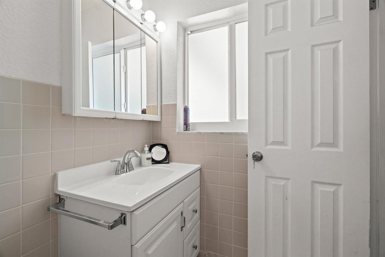2100 NE 38th Street , Unit 243, Lighthouse Point, FL 33064 Photo