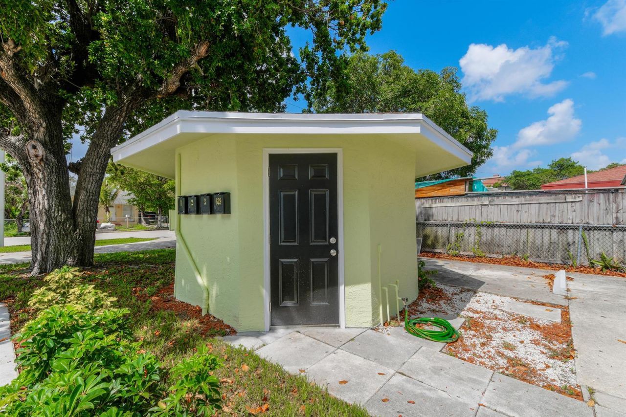 627 Bunker Road , West Palm Beach, FL 33405 Photo