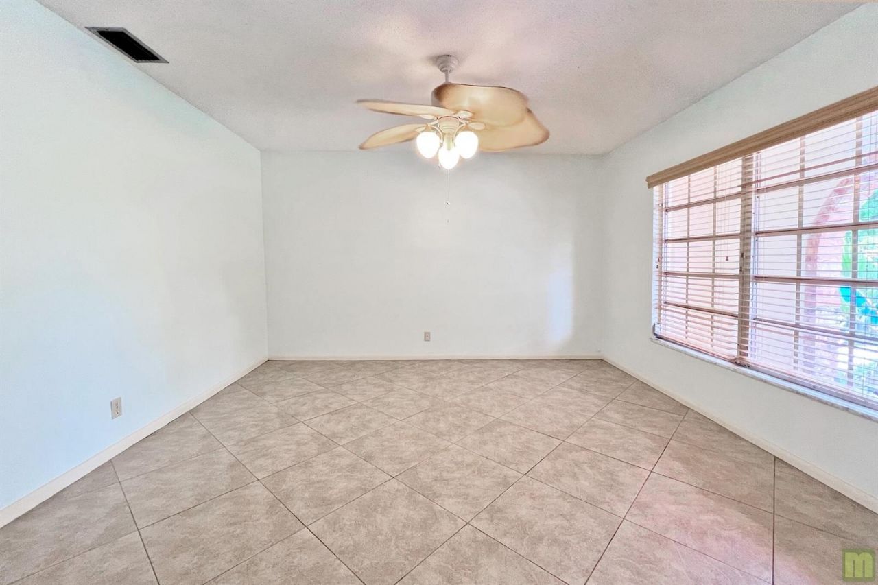 240 Lake Drive , Coconut Creek, FL 33066 Photo