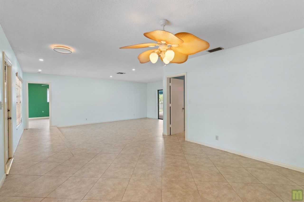 240 Lake Drive , Coconut Creek, FL 33066 Photo