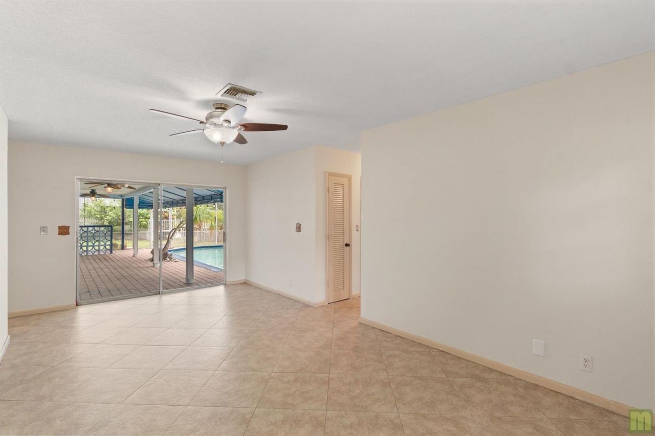 240 Lake Drive , Coconut Creek, FL 33066 Photo