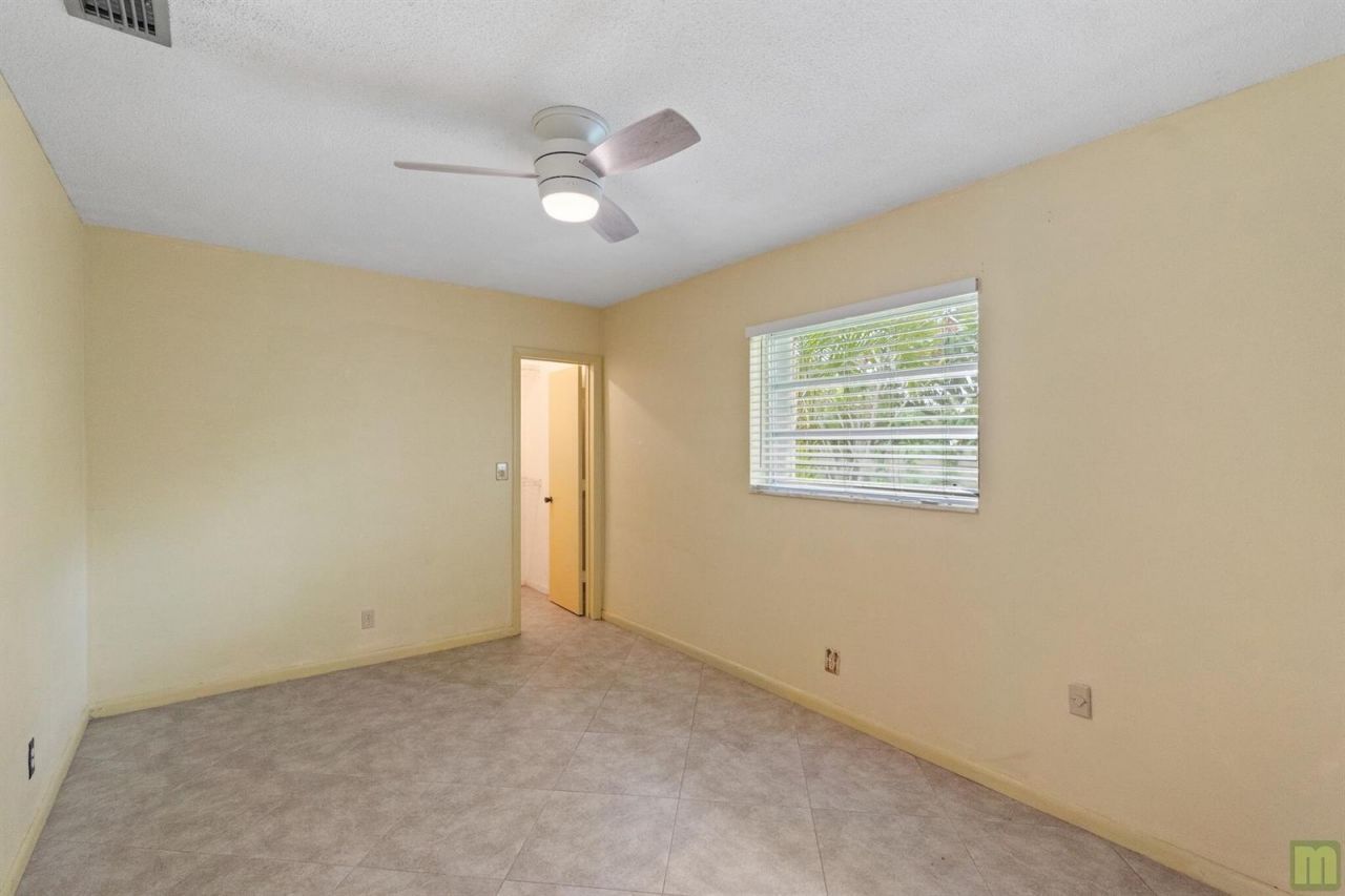 240 Lake Drive , Coconut Creek, FL 33066 Photo