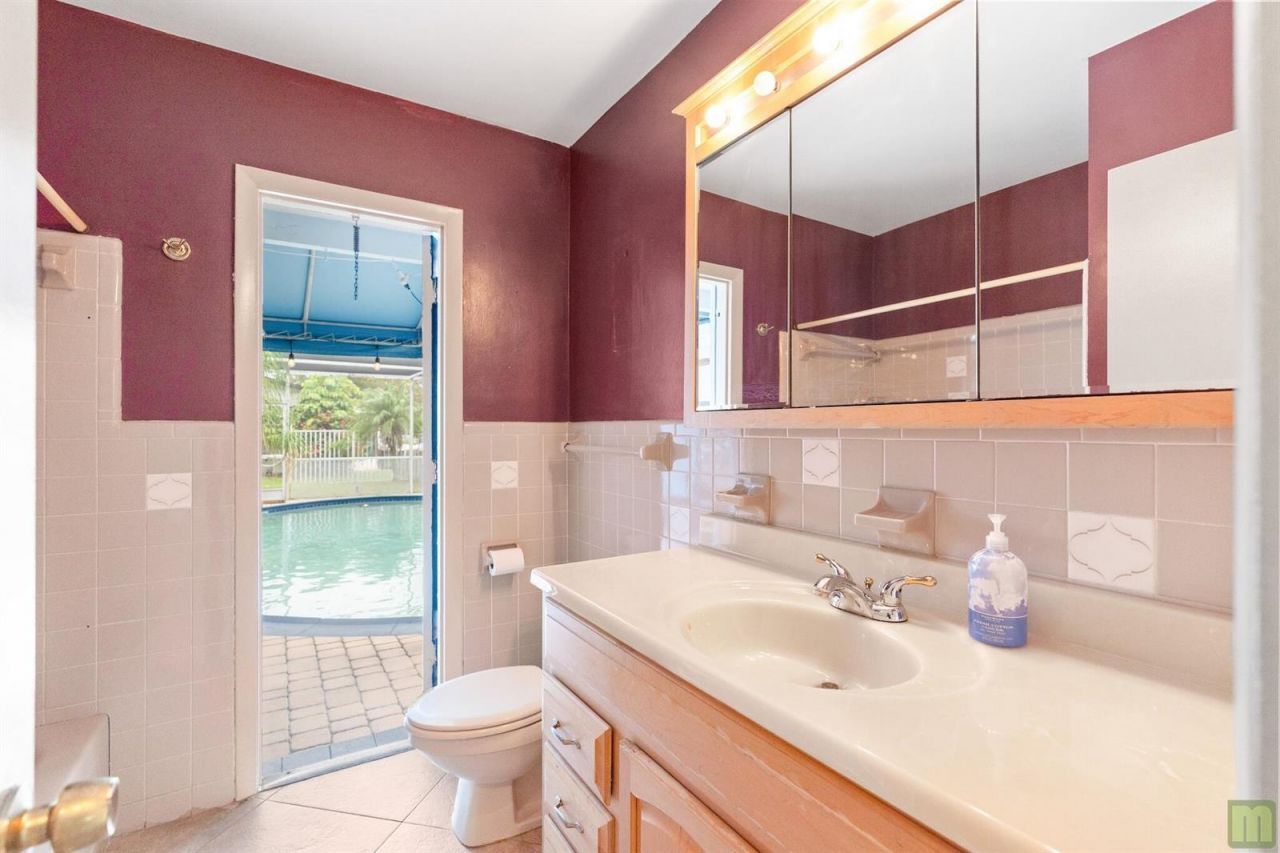 240 Lake Drive , Coconut Creek, FL 33066 Photo