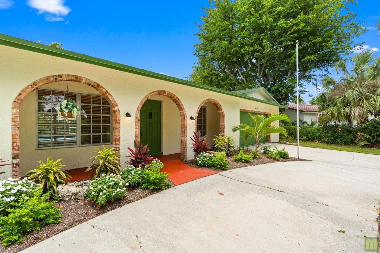240 Lake Drive , Coconut Creek, FL 33066 Photo