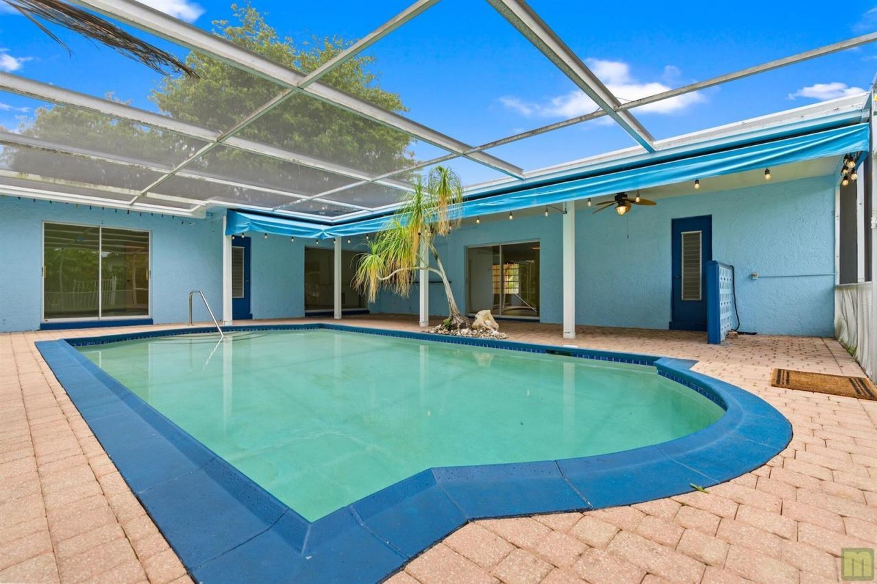 240 Lake Drive , Coconut Creek, FL 33066 Photo