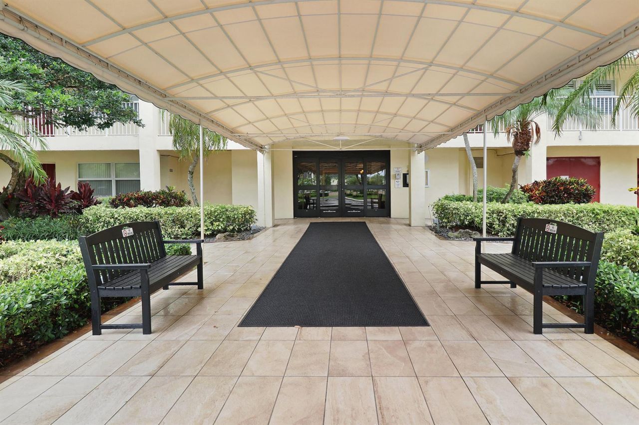 3095 N Course Drive , Unit 409, Pompano Beach, FL 33069 Photo