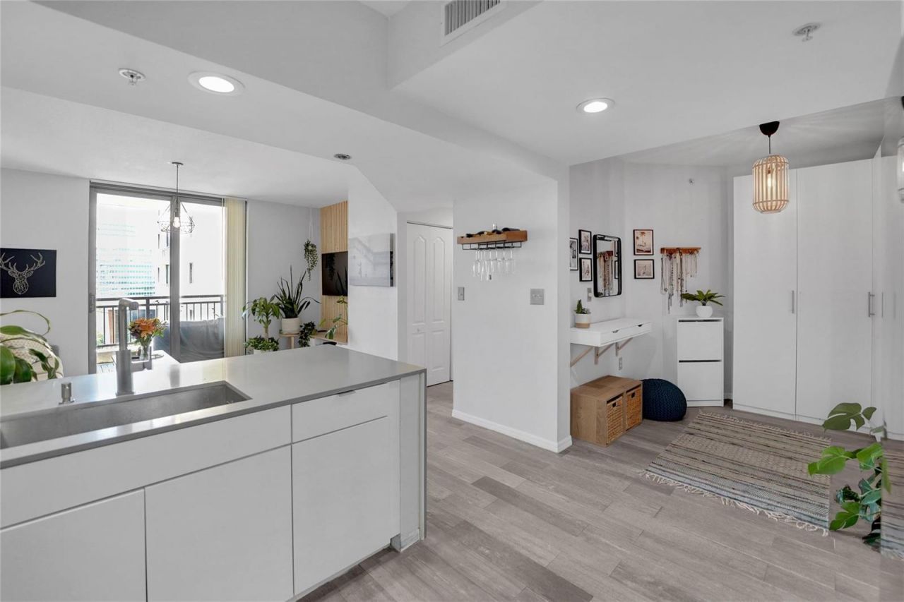 110 N Federal Highway , Unit 711, Fort Lauderdale, FL 33301 Photo