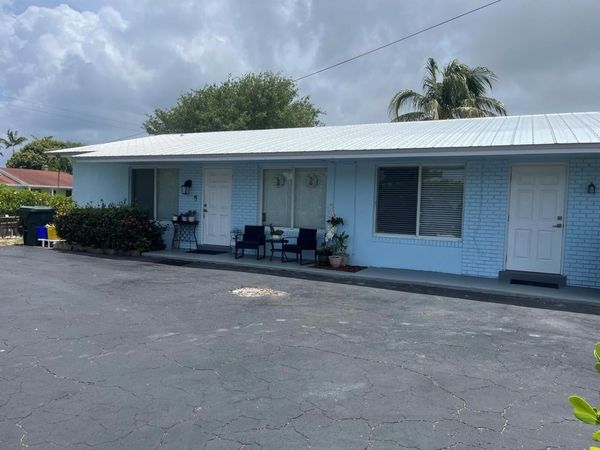198 NE 28th Street , Boca Raton, FL 33431