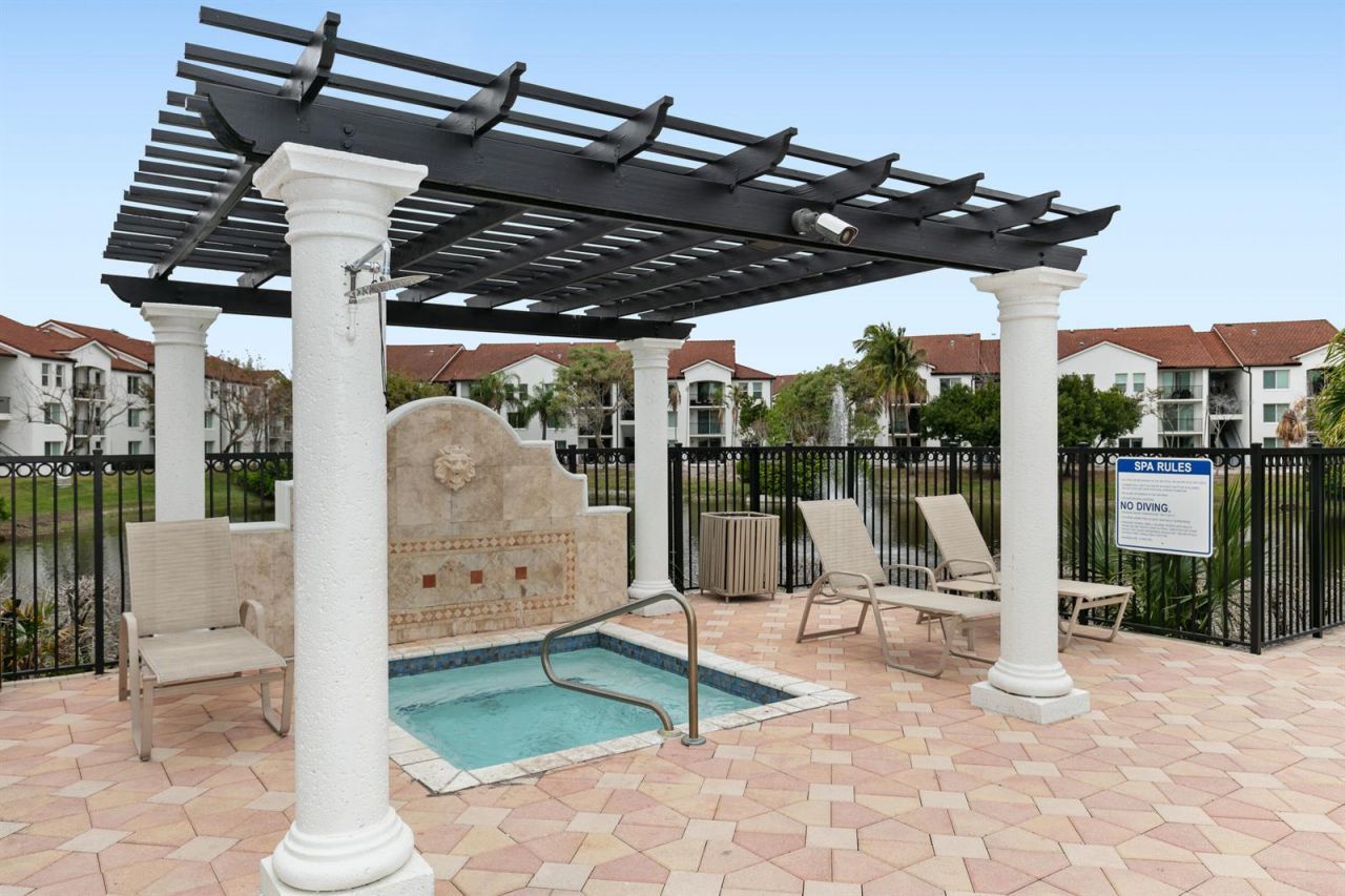 813 Villa Circle , Boynton Beach, FL 33435 Photo