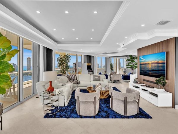 7000 Island Boulevard , Unit Ph-06, Aventura, FL 33160