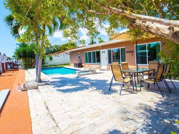 360 SE 12th Avenue , Pompano Beach, FL 33060