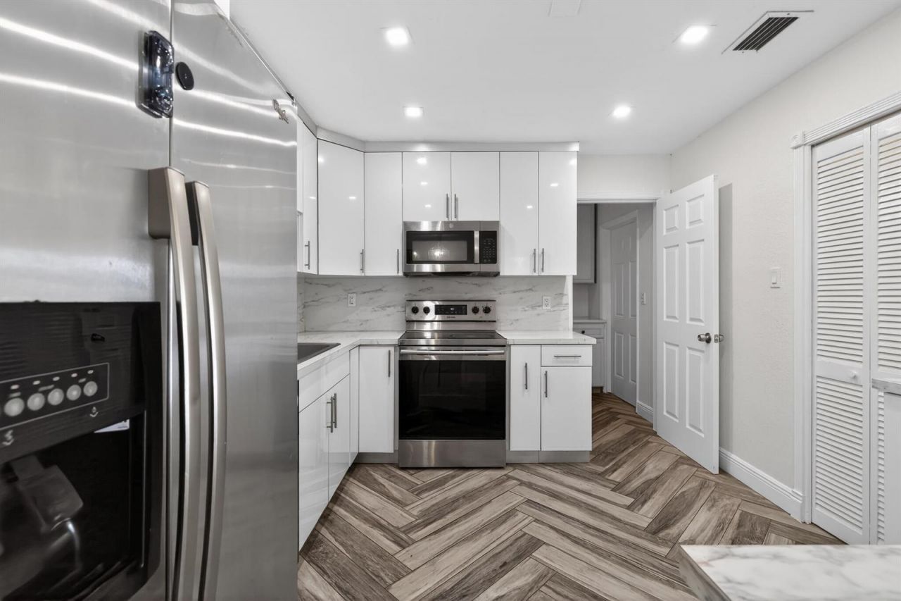8580 NW 12th Street , Pembroke Pines, FL 33024 Photo