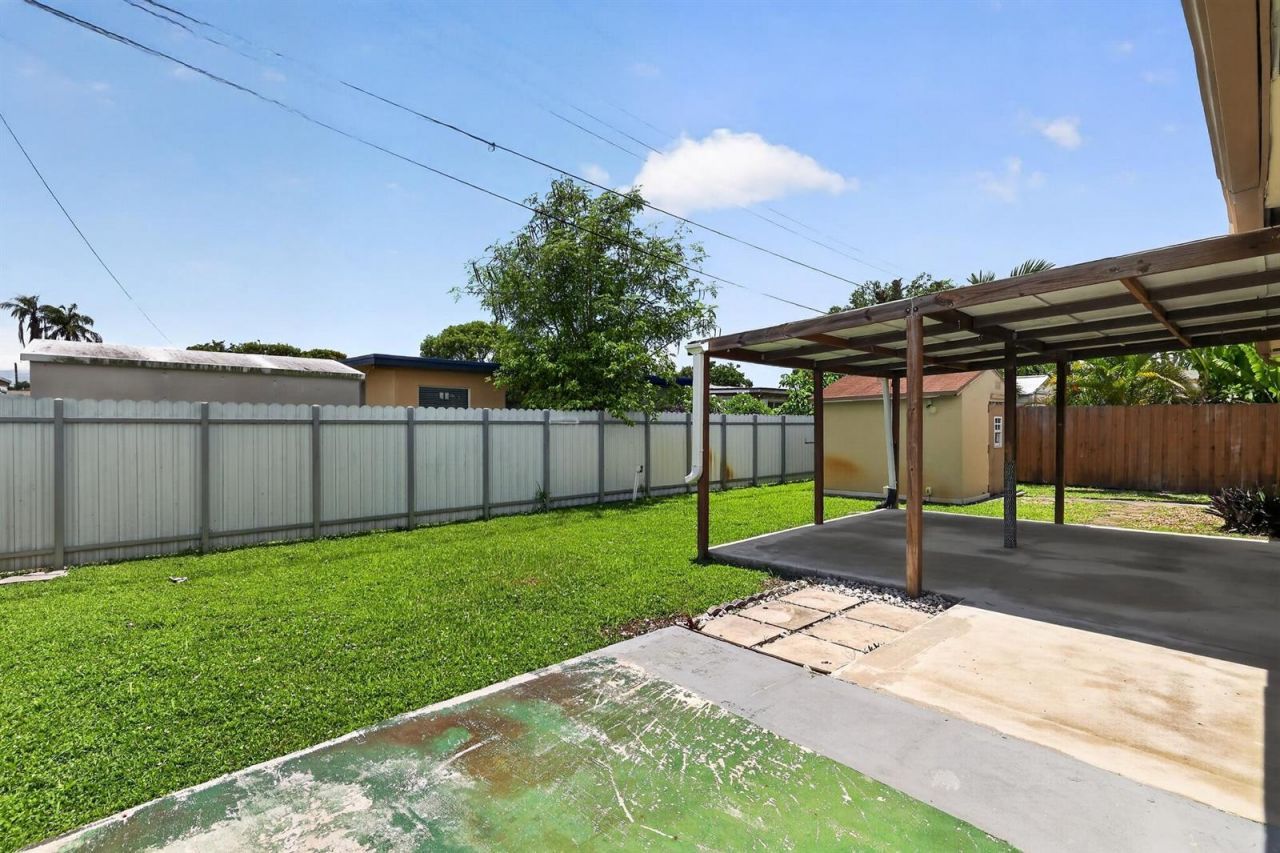 8580 NW 12th Street , Pembroke Pines, FL 33024 Photo