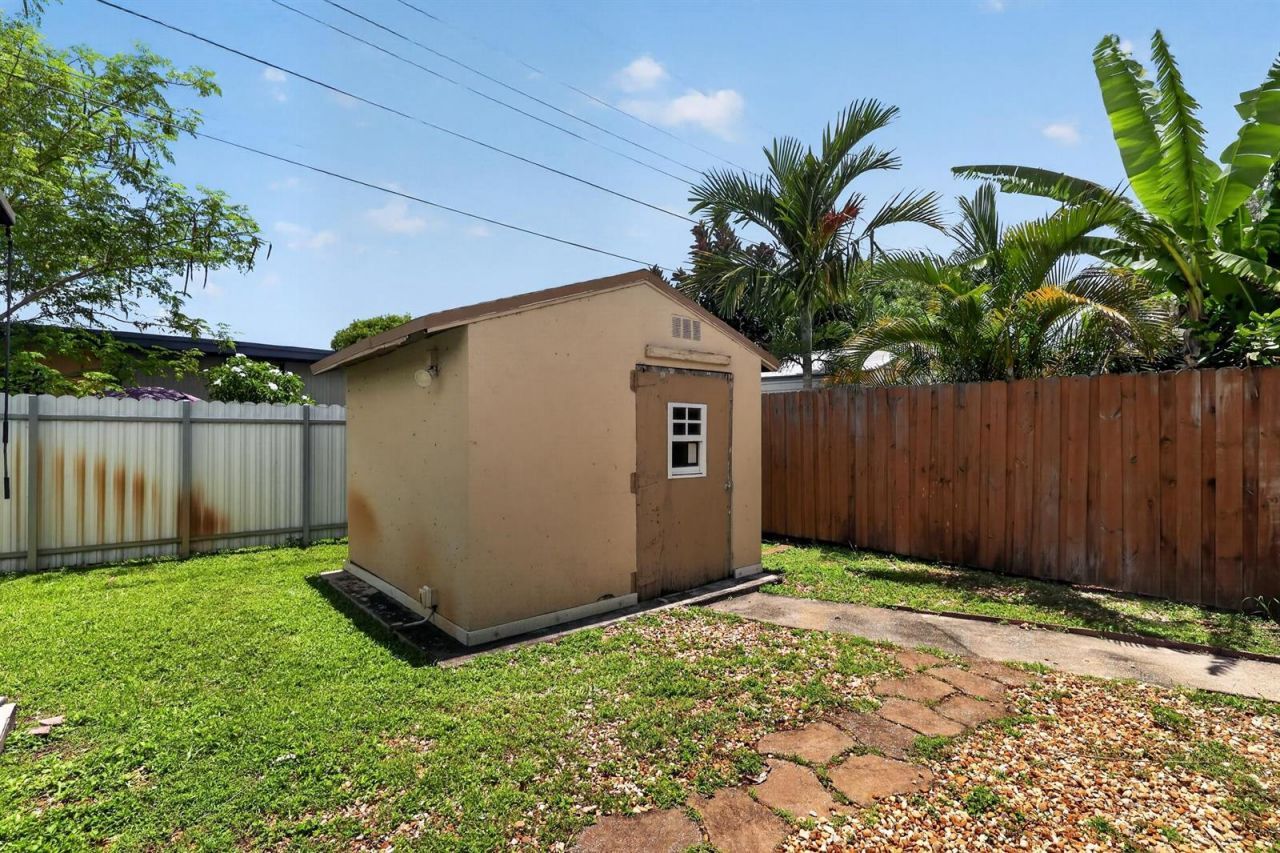 8580 NW 12th Street , Pembroke Pines, FL 33024 Photo