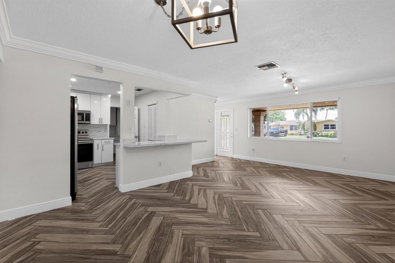 8580 NW 12th Street , Pembroke Pines, FL 33024 Photo