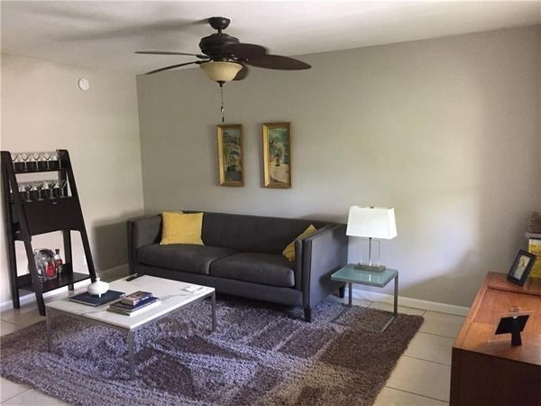2741 NE 8th Avenue , Unit 14, Wilton Manors, FL 33334