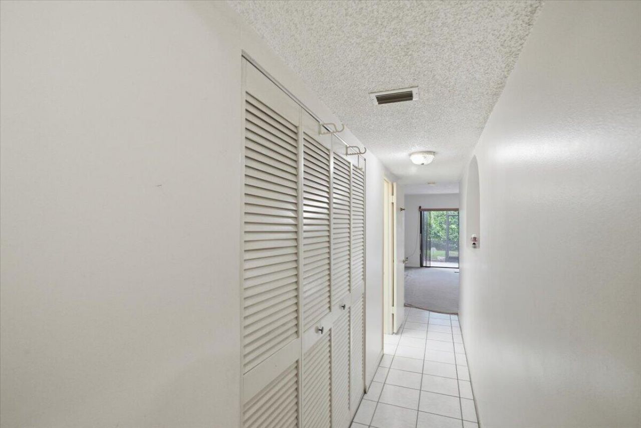 275 Jacaranda Drive , Plantation, FL 33324 Photo
