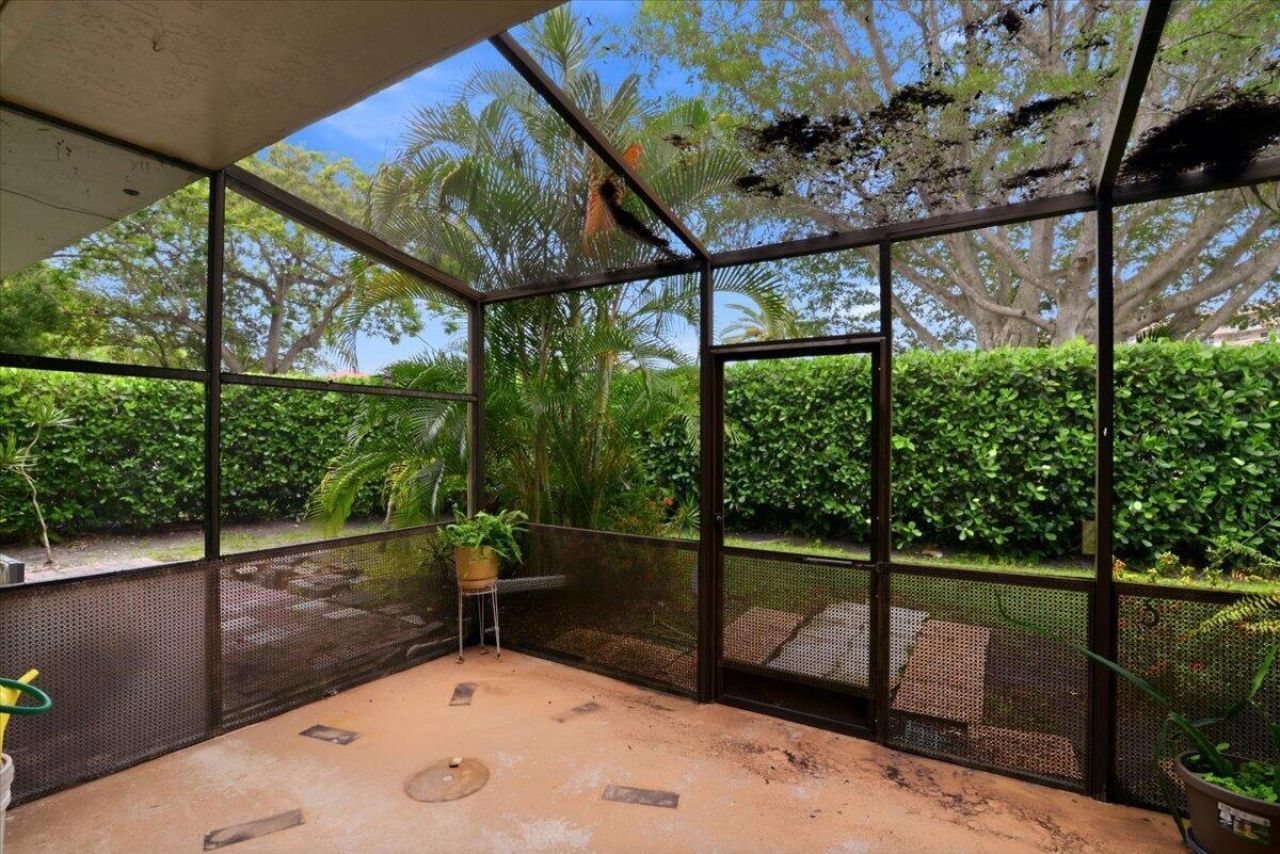 275 Jacaranda Drive , Plantation, FL 33324 Photo