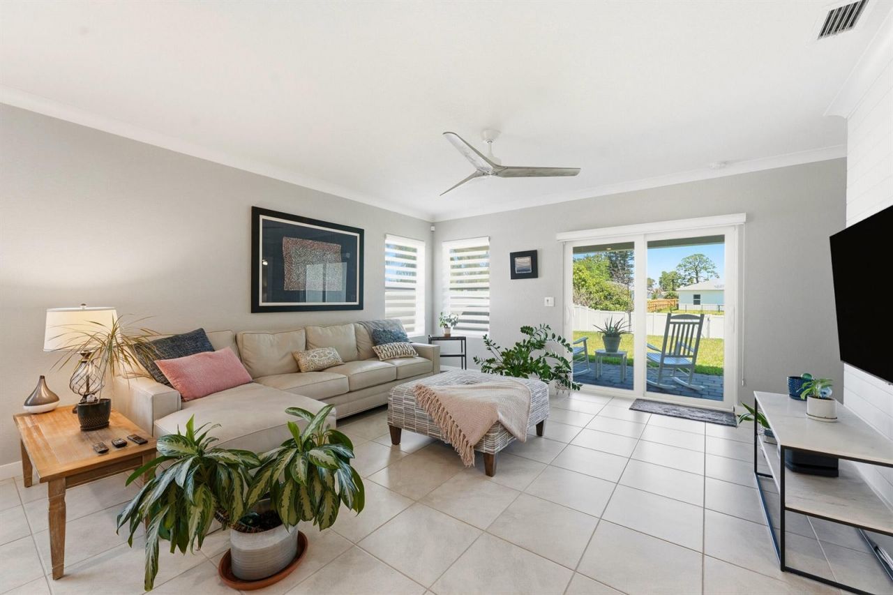3899 SE Lee Street , Stuart, FL 34997 Photo
