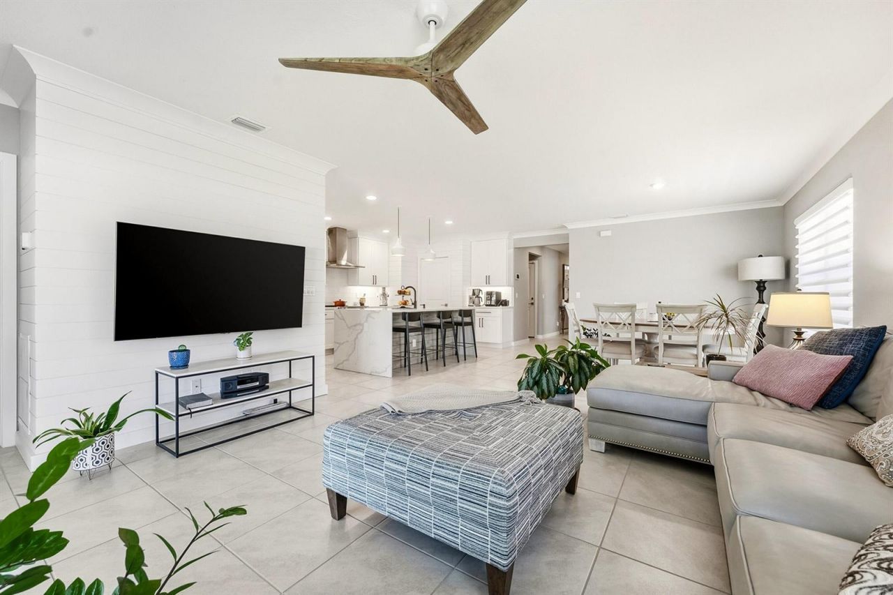 3899 SE Lee Street , Stuart, FL 34997 Photo