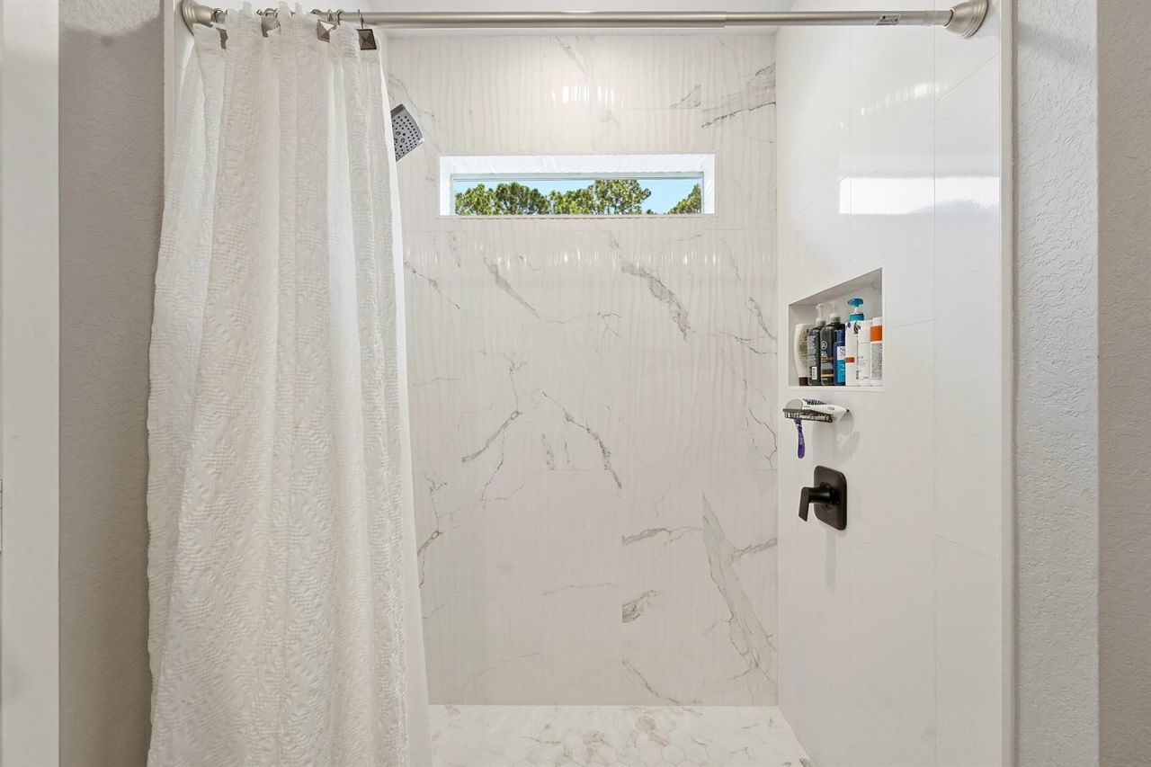 3899 SE Lee Street , Stuart, FL 34997 Photo