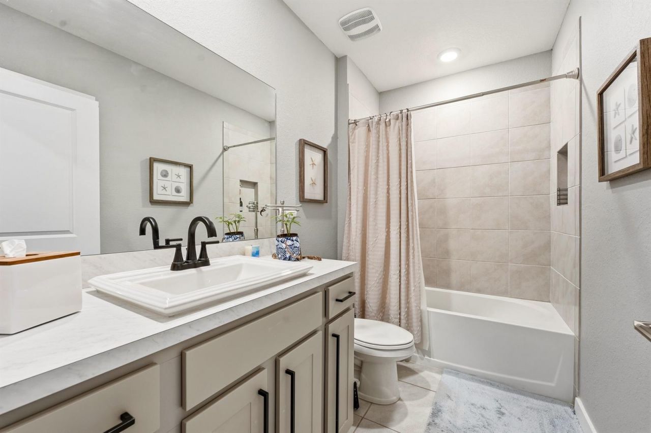 3899 SE Lee Street , Stuart, FL 34997 Photo