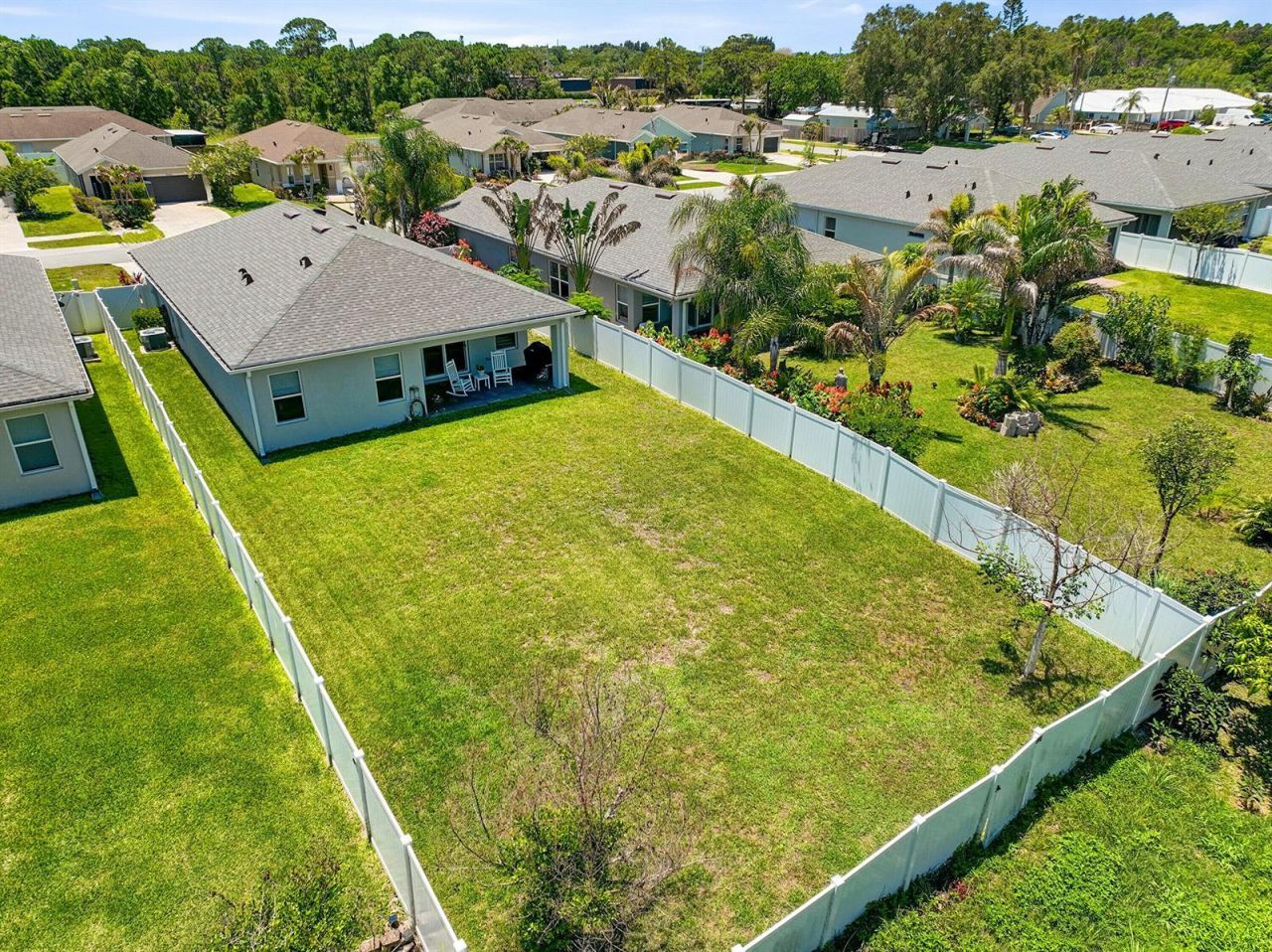 3899 SE Lee Street , Stuart, FL 34997 Photo