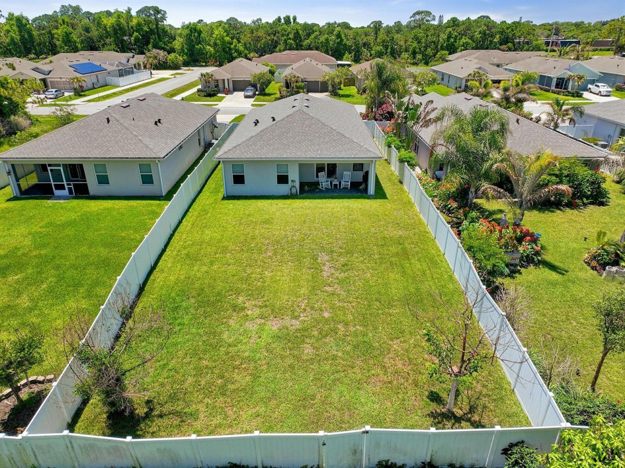 3899 SE Lee Street , Stuart, FL 34997 Photo