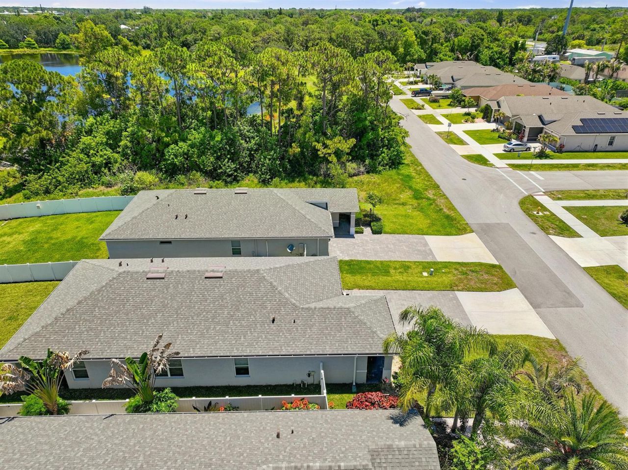 3899 SE Lee Street , Stuart, FL 34997 Photo
